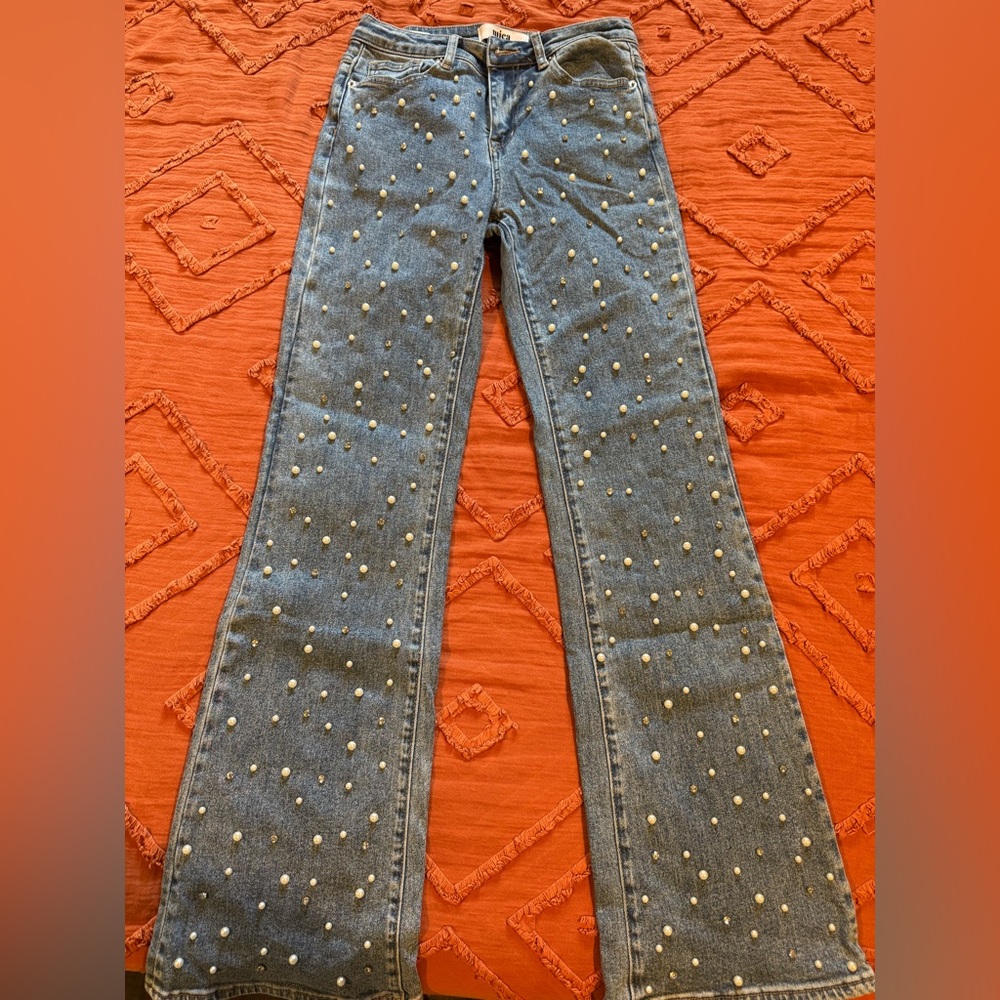 Mica Los Angeles- Pearl & Rhinestone Embellished Blue Jeans. Size 25